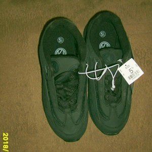 Kathy Ireland Footwear, Black Jogger Shoe Size 5-1/2